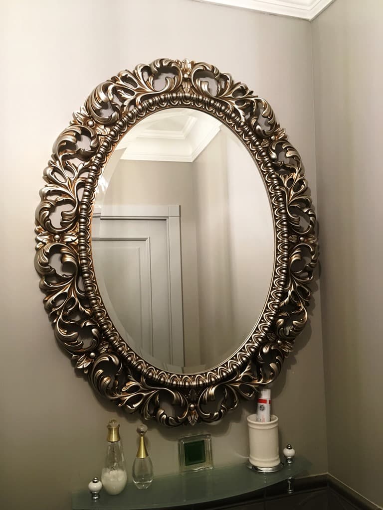 зеркало в раме ванная